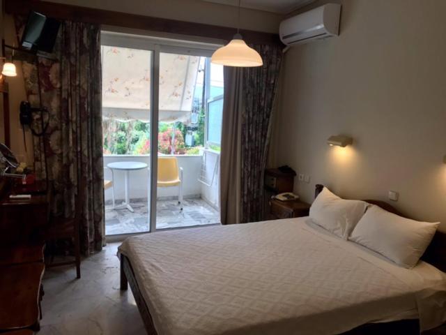 Batis Hotel Livanátai 外观 照片