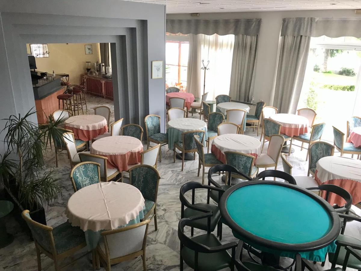 Batis Hotel Livanátai 外观 照片