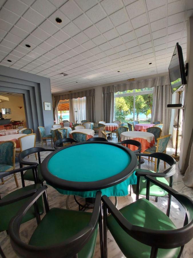 Batis Hotel Livanátai 外观 照片