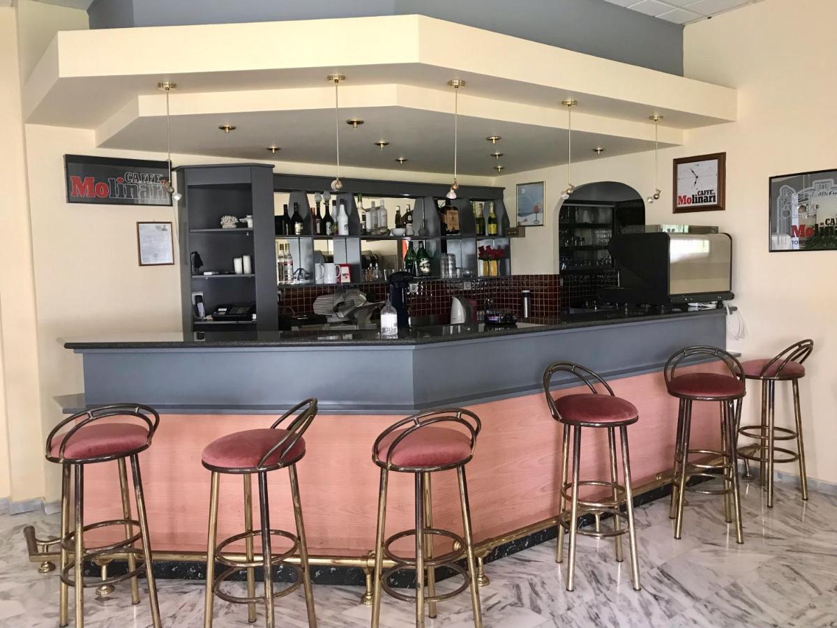 Batis Hotel Livanátai 外观 照片