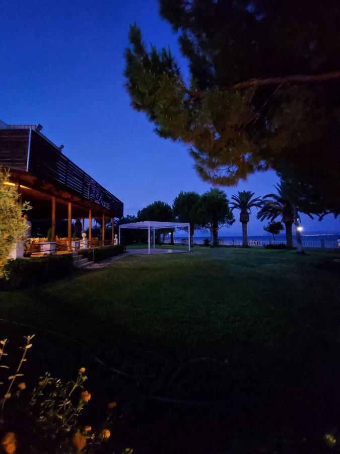 Batis Hotel Livanátai 外观 照片